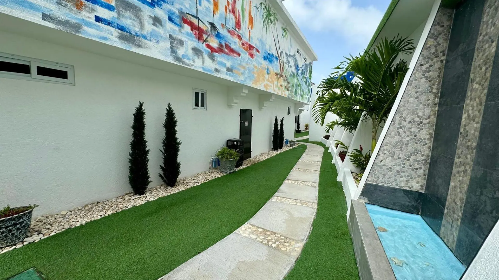 Kro Hospitality Expert Bts 7 - Pool Beach & Bar Montego Bay
